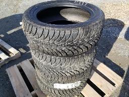 GOOD YEAR ULTRA GRIP-4 pneus 225/50R17-ice neufs