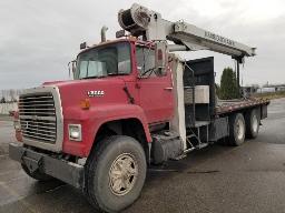 1989 FORD L8000, camion grue plate-forme 100'x211''