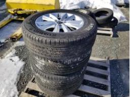 4 Pneus KUMHO 7 sur jante KIA 235/65R17 usagés