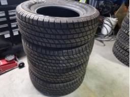 4 Pneus AUPLUS 245/70R16 usagés