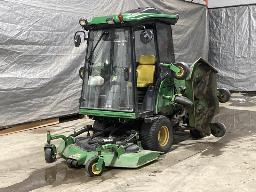 2008, JOHN DEERE 1600, TRACTEUR À GAZON  4 X 4  3 PLATEAUX