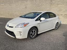 2013, TOYOTA PRIUS, AUTOMOBILE