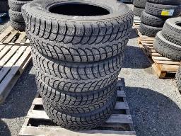 4 Pneus ROVELO 265/65R17 hiver