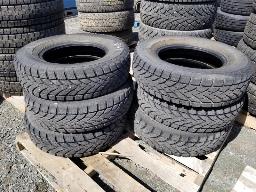 6 Pneus WINDFORCE LT225/75R16 hiver