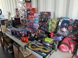 Lot de jouets neufs divers