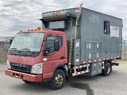 2007, MITSUBISHI FUSO, CAMION À 6 ROUES    GRUE,