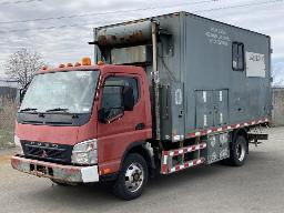 2007, MITSUBISHI FUSO, CAMION À 6 ROUES    GRUE,