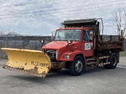 2002, FREIGHTLINER FL80, CAMION À 6 ROUES    BENNE, CHASSE-NEIGE,