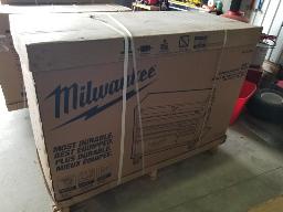 MILWAUKEE-poste de travailmobile 11 tiroirs 52''22''x41'', manque clé, neuf, 340 lbs rouge dessus en bois