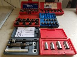 Lot de 6 items: Ensemble de box remover, extracteur de boulons, métriques, extracteur de boulon, douilles pour plug kit,