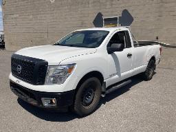 2017, NISSAN TITAN, CAMIONNETTE