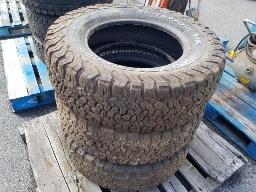 3 Pneus BFGoodrich All terrain LT275/70R18