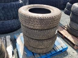 4 Pneus MICHELIN LTXAT2  LT245/75R17 usure 11/32