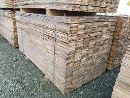 1 Bundle de 1''x6'' 7 pi de bois à clôture. Env. 512 mcx 