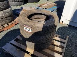 3 Pneus AEOLUS 215/75R17.5 usagés