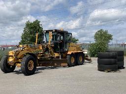 2003, VOLVO G720B, NIVELEUSE    6 PNEUS SUPPL., 2 LAMES