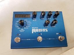 Modulateur multidimensionnelle à pied STRYMON MOBIUS, neuf