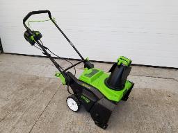 Souffleuse à neige GREENWORKS PRO 22'', 80 volts, 1 batterie, sans chargeur Série: GWZ1530516