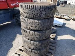 5 Pneus hiver P265/70R17 NOKIAN NORMAN 7 avec jantes RAM 1500