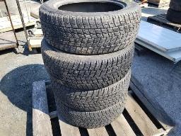 4 Pneus hiver P235/55R18 TOYO OPEN COUNTRY