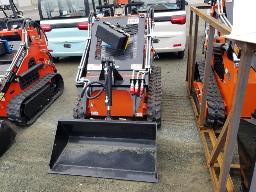 2024 AGT YF2380-Chargeur compact neuf , 0 hres, masse: 720 kg NIV: YF2380202404210030 essence, moteur 420CC, 2 cyl, démarre sans survoltage,