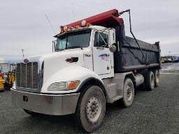 2004 PETERBILT 330, camion à benne