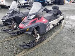 2010 SKIDOO EXPEDTION 1200, motoneige