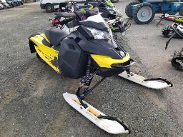 2015 SKIDOO MXZ RACING 600RS, motoneige