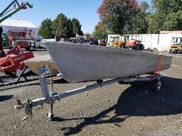 PRINCECRAFT 15'  long x5' large, bateau en aluminium et remorque ARTIS