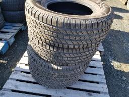 4 Pneus AUPLUS 245/70R16 usagés