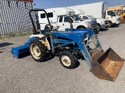 1980, FORD 1300, TRACTEUR 15.3 HP  4 X 4  GODET, TONDEUSE