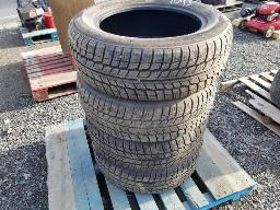 4 Pneus WANLY SNOW GRIP P235/60R18, hiver