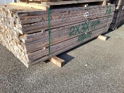 Bundle de bois 2''x3''x99'' environ 324 mcx