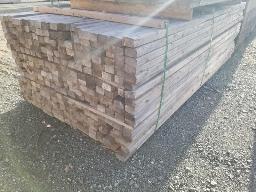 Bundle de bois 2''x3''x96'' environ 306 mcx