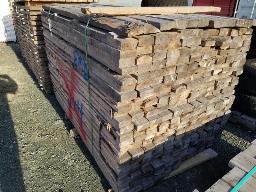 Bundle de bois 2''x4''x74'' environ 300 mcx