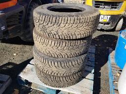 4 Pneus GISLAVED NORD FROST 100 P235/75R15