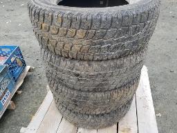 4 Pneus WINTERCAT P225/70R16, hiver