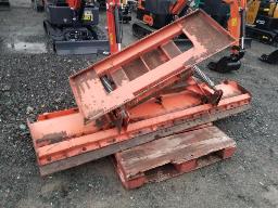 Gratte à neige 86'', attache skid steer