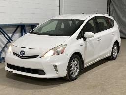 2012, TOYOTA PRIUS V, AUTOMOBILE    HYBRIDE