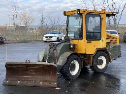 2009, BENCO TN-900, TRACTEUR ARTICULÉ  4 X 4  CHASSE-NEIGE