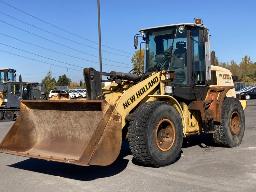 2008, NEW HOLLAND W170B, CHARGEUSE  4 X 4  GODET