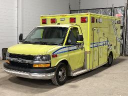 2015, CHEVROLET EXPRESS 3500, AMBULANCE    6 ROUES,