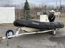 BATEAU À MOTEUR 115HP    SUR REMORQUE