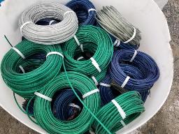 45 cordes à linge de longueurs et modèles variés