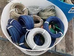 45 cordes à linge de longueurs et modèles variés