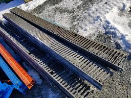 8 Rampes antidérapantes galvanisées 9'' de large de longueurs variées