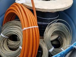 Lot de câbles d'acier recouvert de plastique