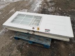 3 Portes extérieures usagées