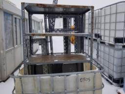 Lot d'étagères en métal commerciales