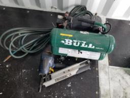 Compresseur à air ROLAIR avec boyau et pistolet à clous